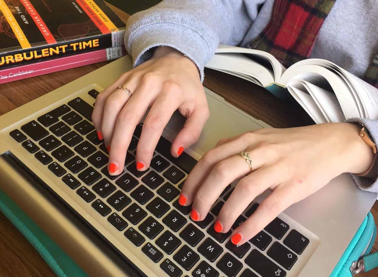 typing position of hands